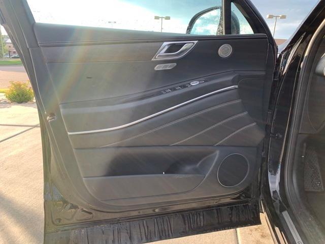 Photo of 2024 Vik Black Genesis GV80