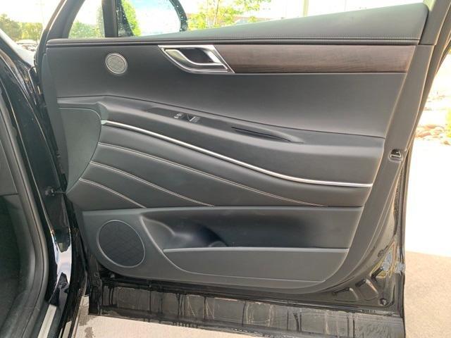 Photo of 2024 Vik Black Genesis GV80
