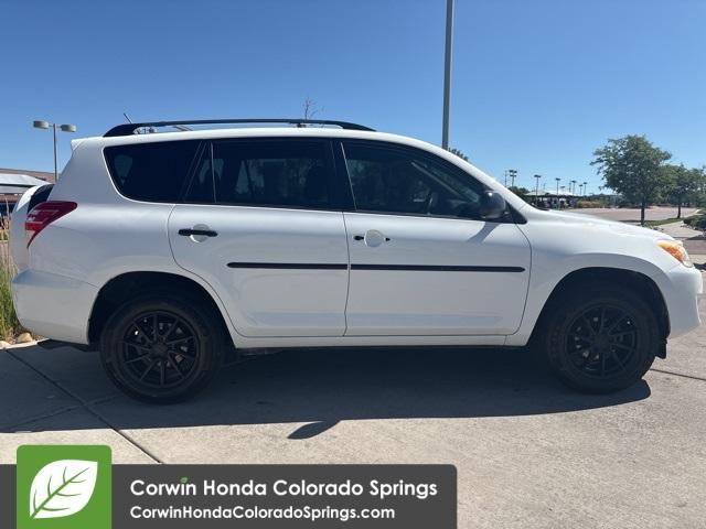 Photo of 2012 Super White Toyota RAV4
