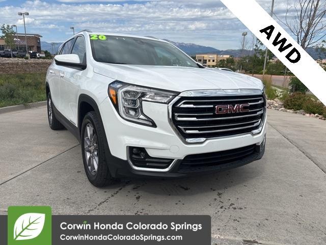 Photo of 2023 Summit White GMC Terrain