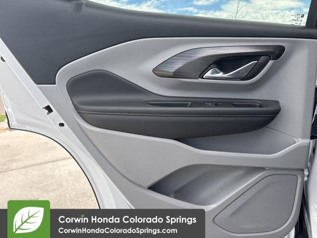 Photo of 2023 Summit White GMC Terrain