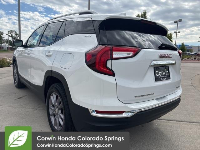 Photo of 2023 Summit White GMC Terrain