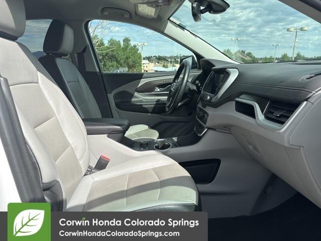 Photo of 2023 Summit White GMC Terrain