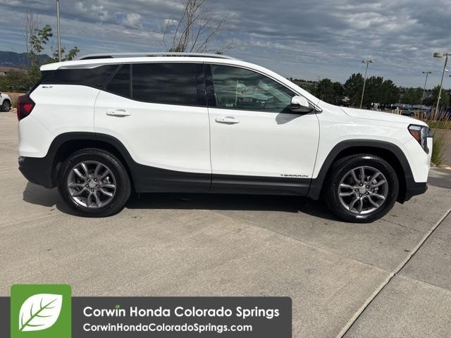 Photo of 2023 Summit White GMC Terrain