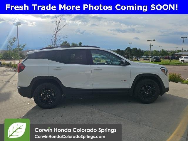 Photo of 2023 Summit White GMC Terrain