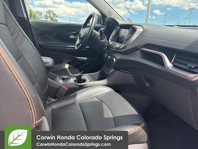Photo of 2023 Summit White GMC Terrain
