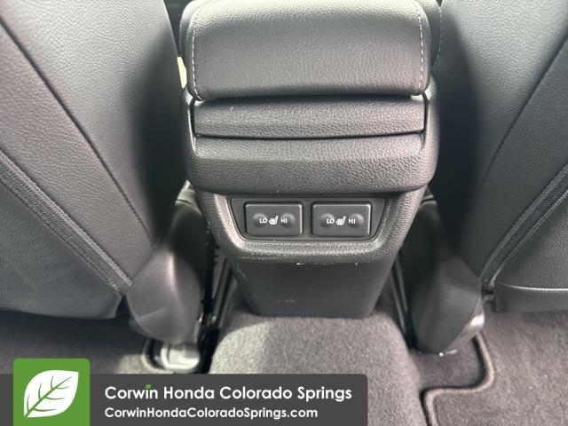 Photo of 2019 Platinum White Pearl Honda Civic
