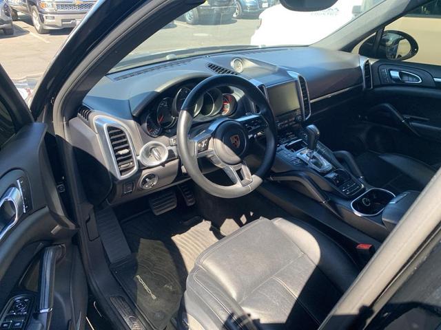 Photo of 2018 Black Porsche Cayenne
