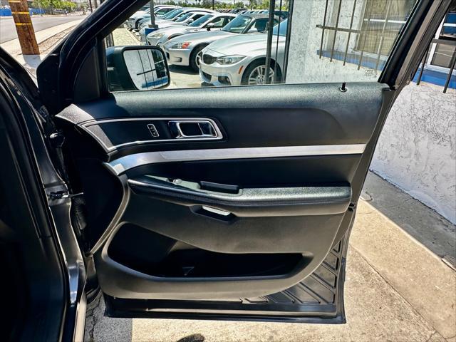 Photo of 2017 GREY Ford Explorer