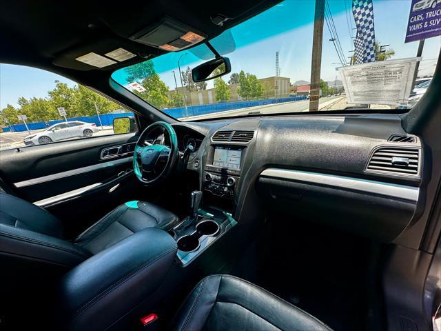 Photo of 2017 GREY Ford Explorer