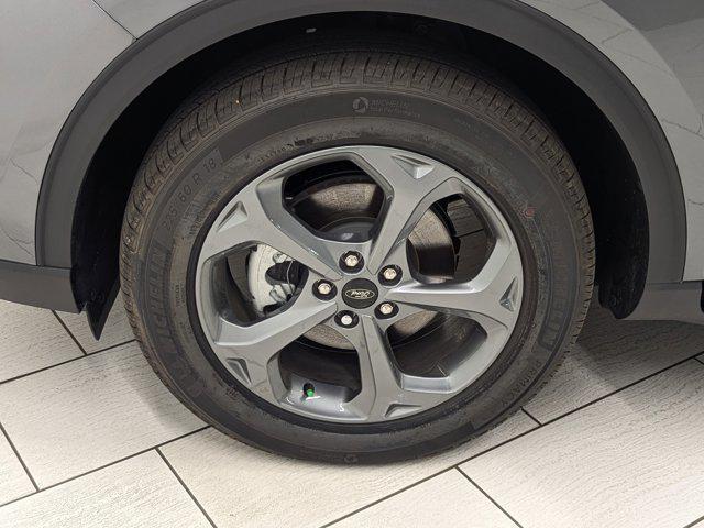 Photo of 2025 Carbonized Gray Metallic Ford Escape