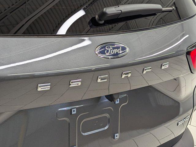 Photo of 2025 Carbonized Gray Metallic Ford Escape