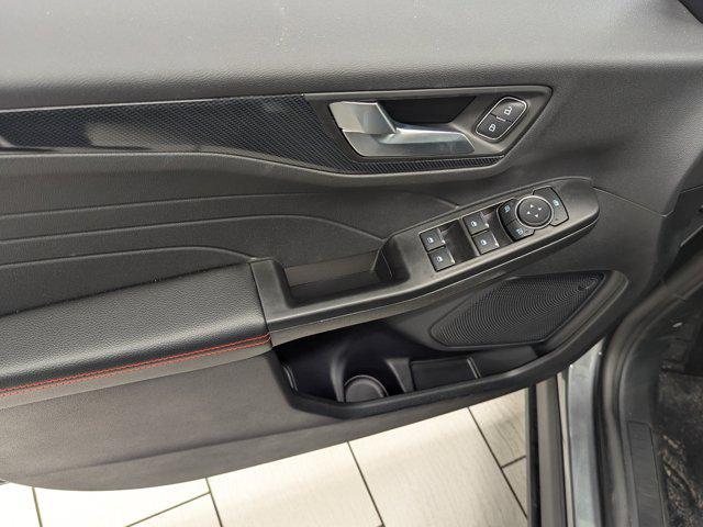 Photo of 2025 Carbonized Gray Metallic Ford Escape
