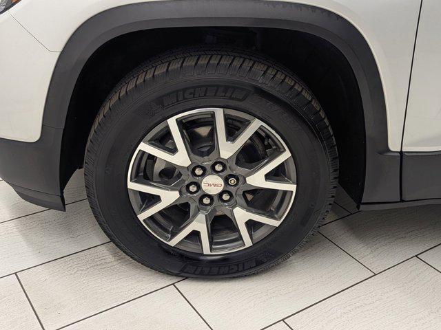 Photo of 2020 Quicksilver Metallic GMC Acadia