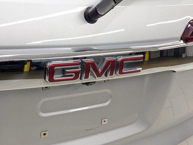 Photo of 2020 Quicksilver Metallic GMC Acadia