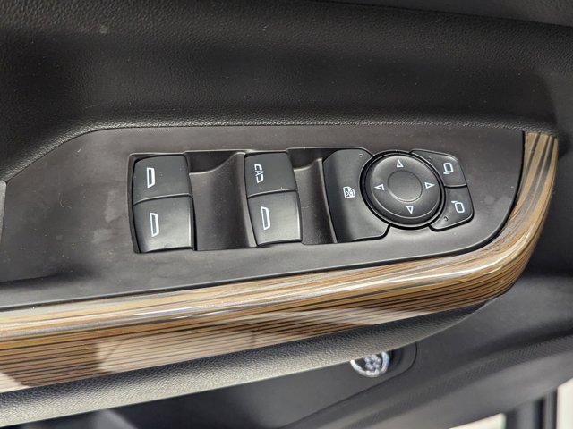Photo of 2020 Quicksilver Metallic GMC Acadia