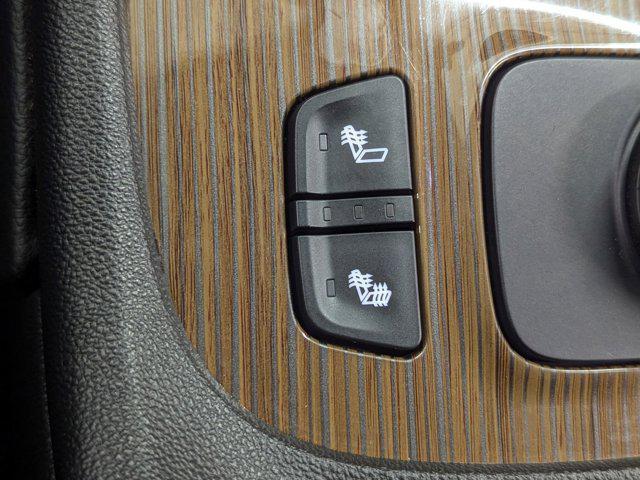 Photo of 2020 Quicksilver Metallic GMC Acadia