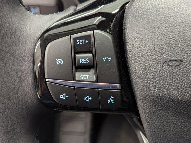 Photo of 2025 Space White Metallic Ford Escape