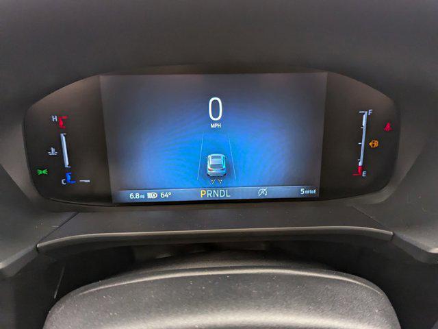 Photo of 2025 Space White Metallic Ford Escape