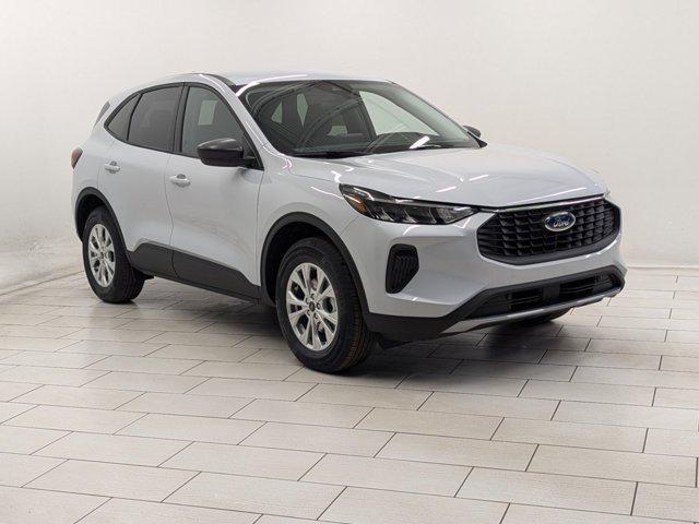 Photo of 2025 Space White Metallic Ford Escape