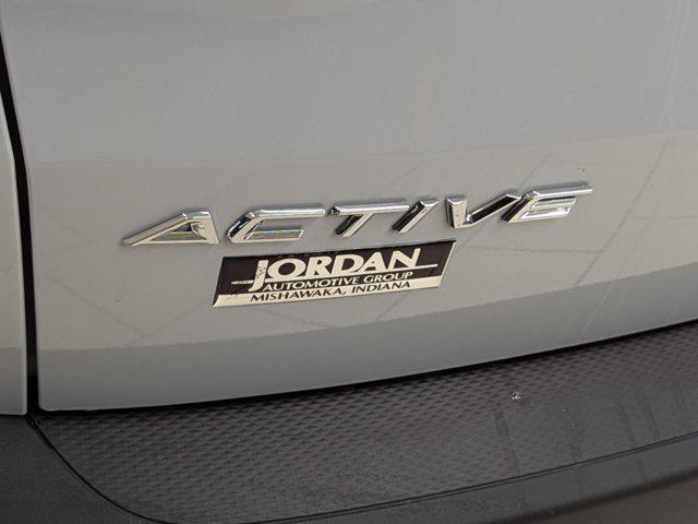 Photo of 2025 Space White Metallic Ford Escape