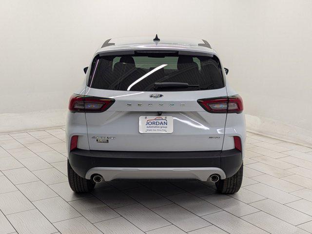 Photo of 2025 Space White Metallic Ford Escape