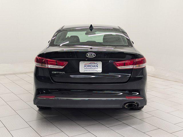 Photo of 2018 Ebony Black Kia Optima