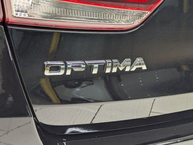 Photo of 2018 Ebony Black Kia Optima