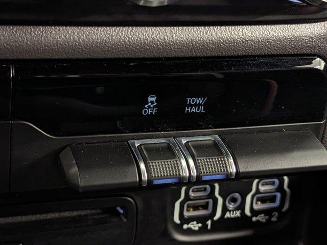 Photo of 2019 Diamond Black Crystal Pearlcoat RAM 1500