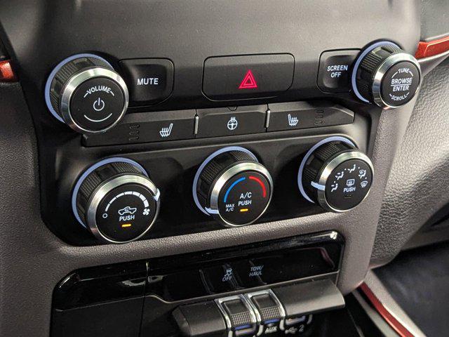 Photo of 2019 Diamond Black Crystal Pearlcoat RAM 1500