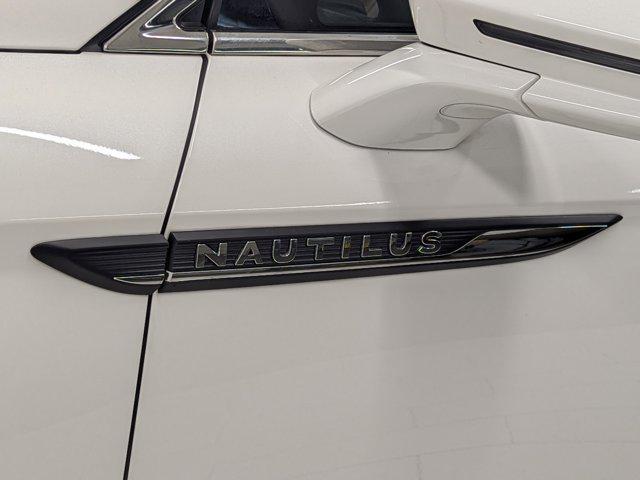 Photo of 2023 White Lincoln Nautilus