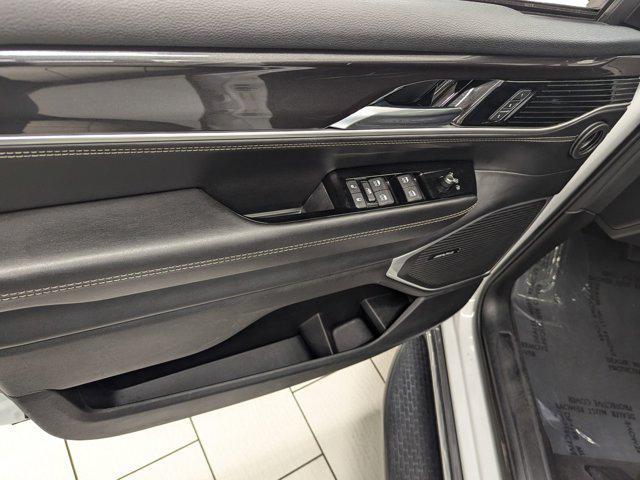Photo of 2022 Bright White Clearcoat Jeep Wagoneer