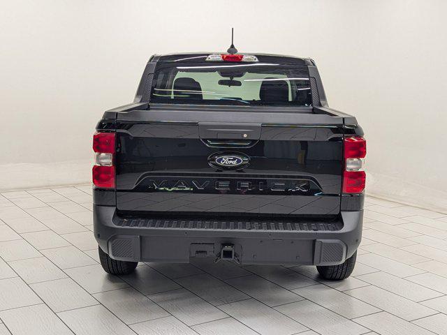 Photo of 2025 Shadow Black Ford Maverick