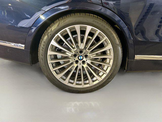 Photo of 2026 Tanzanite Blue II Metallic BMW X7