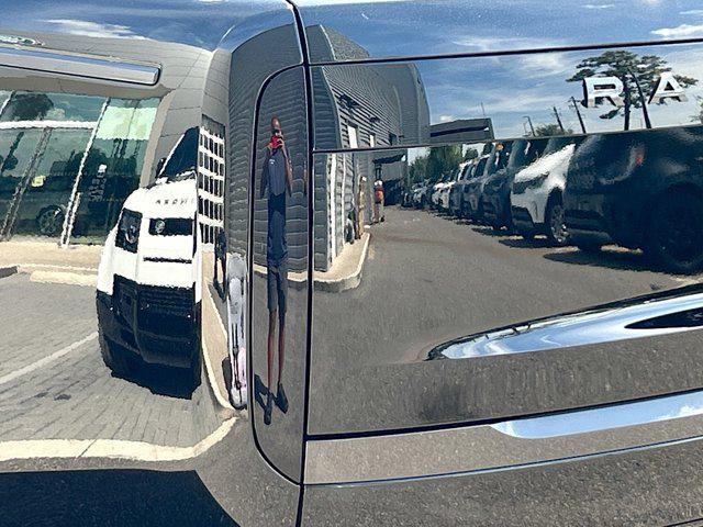 Photo of 2025 Santorini Black Metallic Land Rover Range Rover