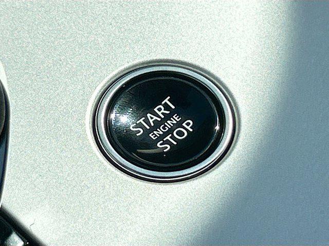 Photo of 2025 Santorini Black Metallic Land Rover Range Rover