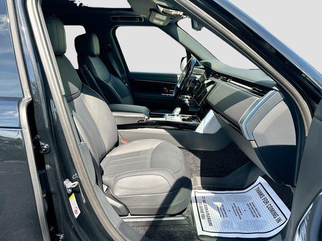 Photo of 2025 Santorini Black Metallic Land Rover Range Rover