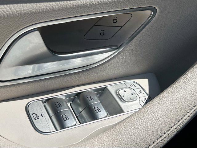 Photo of 2024 Polar White Mercedes-Benz GLE 350