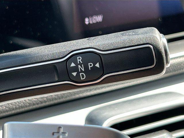 Photo of 2024 Polar White Mercedes-Benz GLE 350