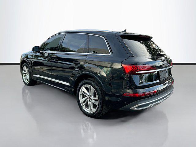 Photo of 2024 Mythos Black Metallic Audi Q7
