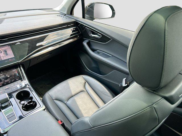 Photo of 2024 Mythos Black Metallic Audi Q7