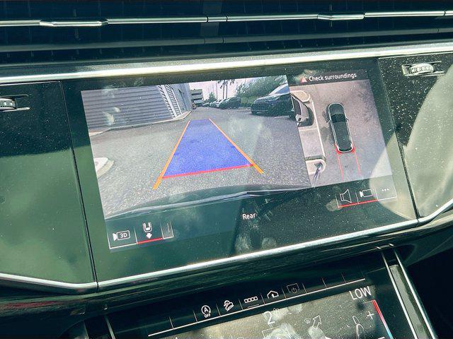 Photo of 2024 Mythos Black Metallic Audi Q7