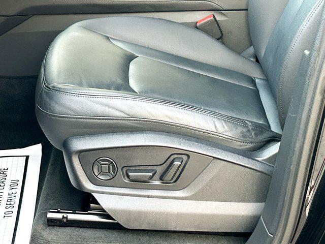 Photo of 2024 Mythos Black Metallic Audi Q7