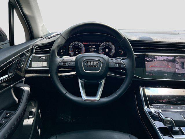 Photo of 2024 Mythos Black Metallic Audi Q7