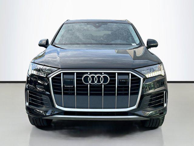 Photo of 2024 Mythos Black Metallic Audi Q7