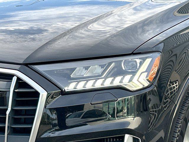 Photo of 2024 Mythos Black Metallic Audi Q7