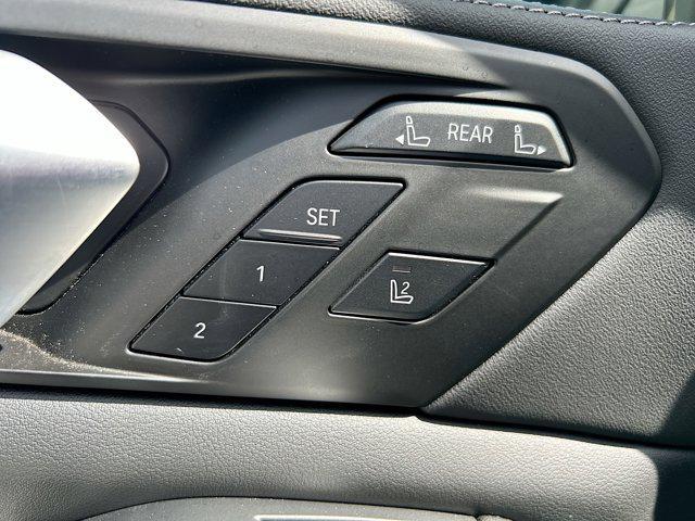 Photo of 2025 Mineral White Metallic BMW X7