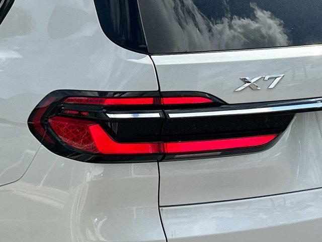 Photo of 2025 Mineral White Metallic BMW X7