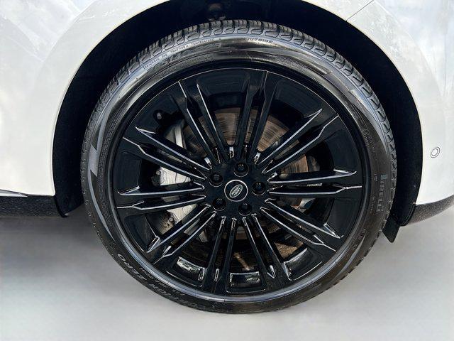 Photo of 2023 Fuji White Land Rover Range Rover