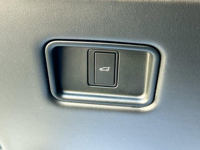 Photo of 2023 Fuji White Land Rover Range Rover